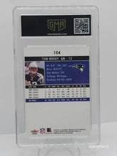 将图片加载到图库查看器，2004 Fleer Ultra Tom Brady #104 New England Patriots GMA 9 Mint
