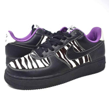 Load image into Gallery viewer, (2005) Nike Air Force 1 Purple Zebra New Size 8.5W

