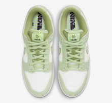 Load image into Gallery viewer, Wmns Nike Dunk Low Honey Dew Size 8W / Clean OG Box
