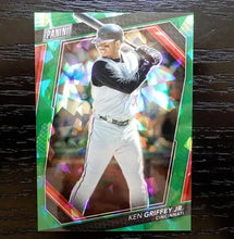 تحميل الصورة إلى عارض المعرض، 2023 Panini VIP NATIONAL CONVENTION Green Cracked Ice 33/99 Ken Griffey Jr. #44 Cincinnati Reds
