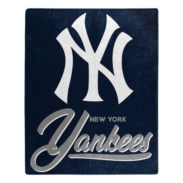 New York Yankees MLB ‘Signature’ Raschel Throw Blanket - walk-of-famesports
