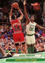Load image into Gallery viewer, 1992-93 Fleer Ultra Robert Parish #15 Boston Celtics
