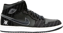 Load image into Gallery viewer, Jordan 1 Retro Barons - Opening Day Size 5.5Y / 7W  New
