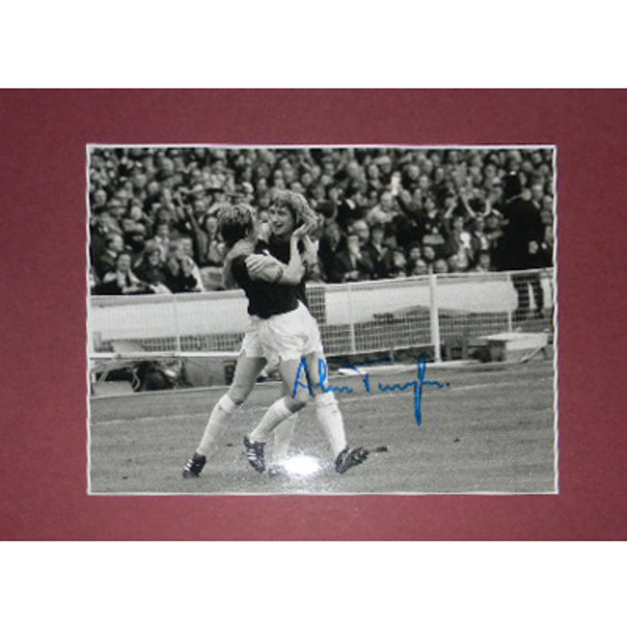 Alan Taylor Matted Signed Autographed 8x10