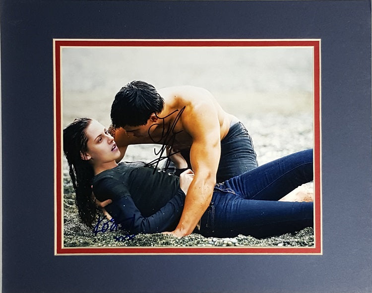 Kristen Stewart and Taylor Lautner Signed Autographed 8x10 - Waterside