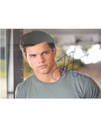 Taylor Lautner Signed Autographed 8x10