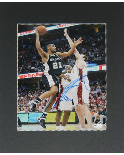 Tim Duncan Signed Autographed 8x10 Framed - walk-of-famesports