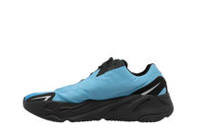 Load image into Gallery viewer, YEEZY 700 BRIGHT CYAN New Size 6M / 7.5W
